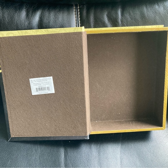 Thomas Hardy 1895 Decorative Fake Book Storage Bookend Storage Box - Picture 2 of 11